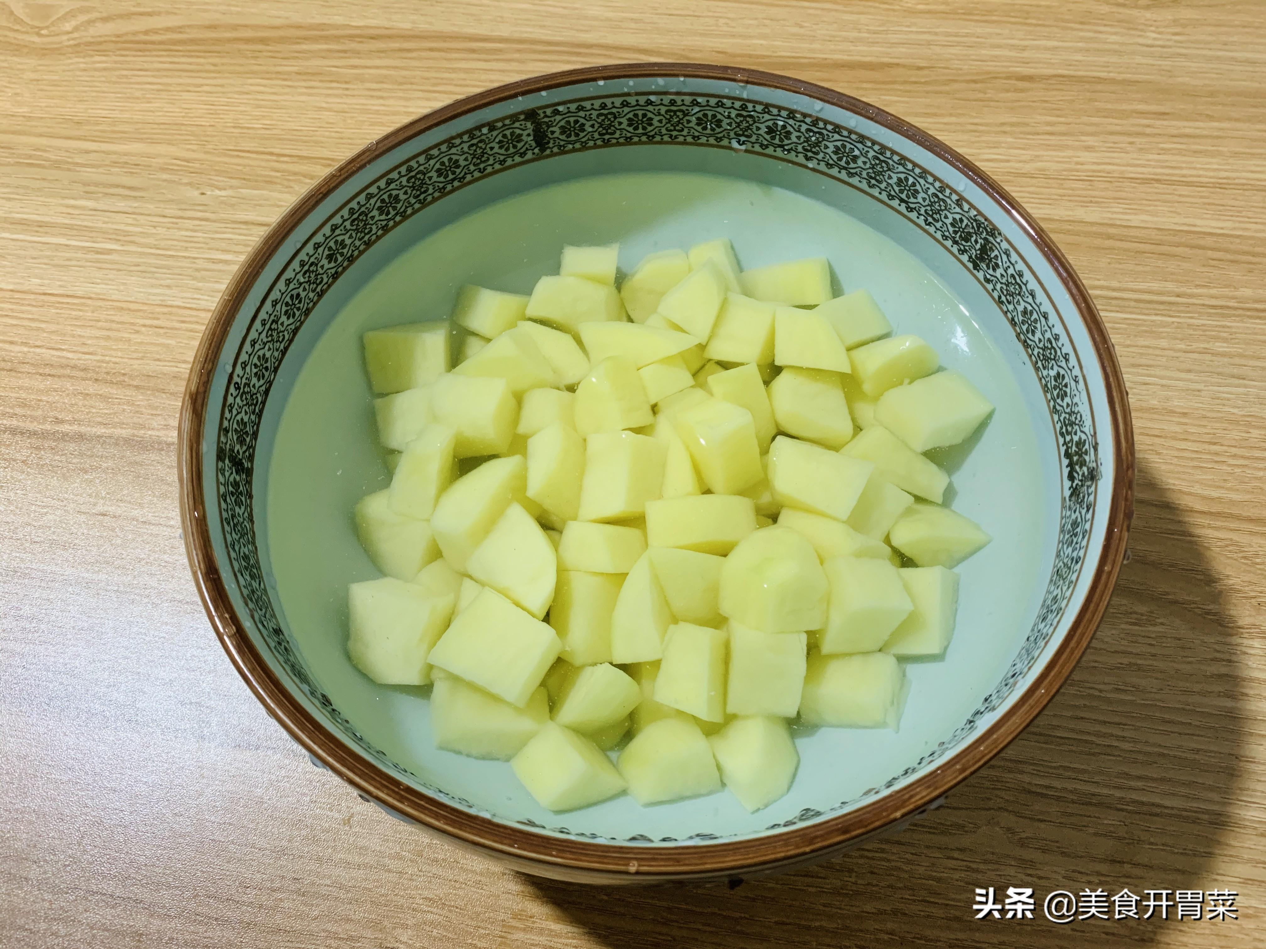 土豆炖肉家常最好吃的做法，鲜香味美一上桌瞬间被抢光-北京餐饮网