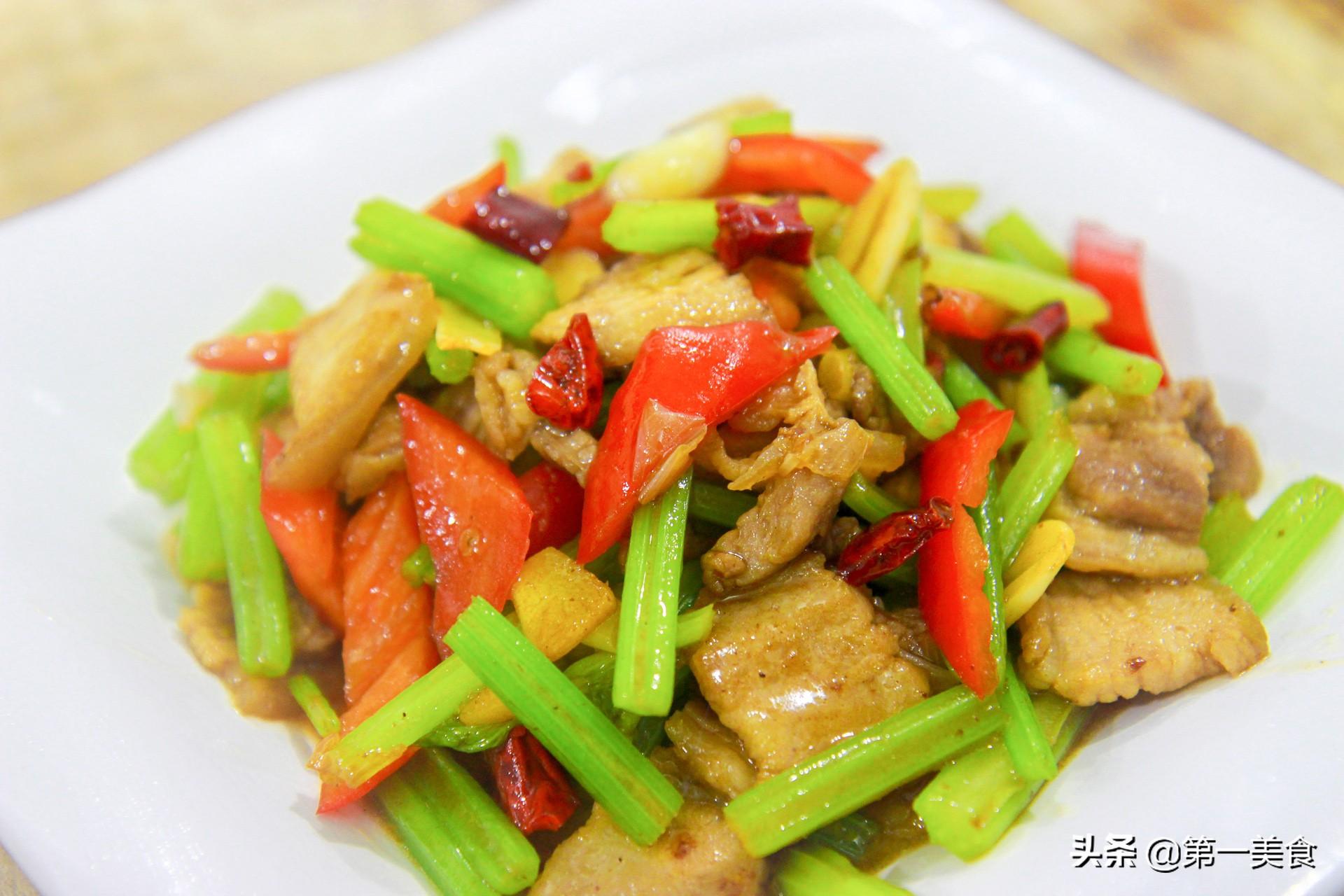 芹菜炒五花肉，简单常吃的家常菜，跟着大厨步骤来，你也炒的很香-北京餐饮网