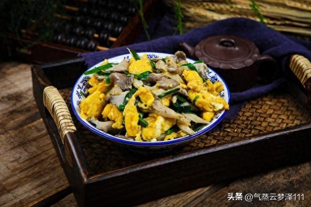 爱上美食，如何做蘑菇炒鸡蛋更好吃呢？-北京餐饮网